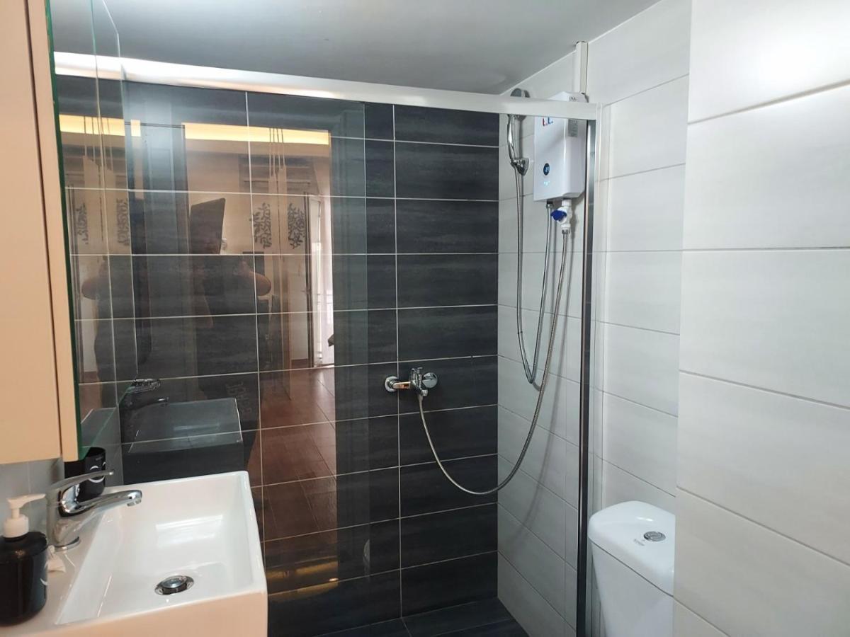 Acropolis Metro Station Flat 2 Apartment เอเธนส์ ภายนอก รูปภาพ